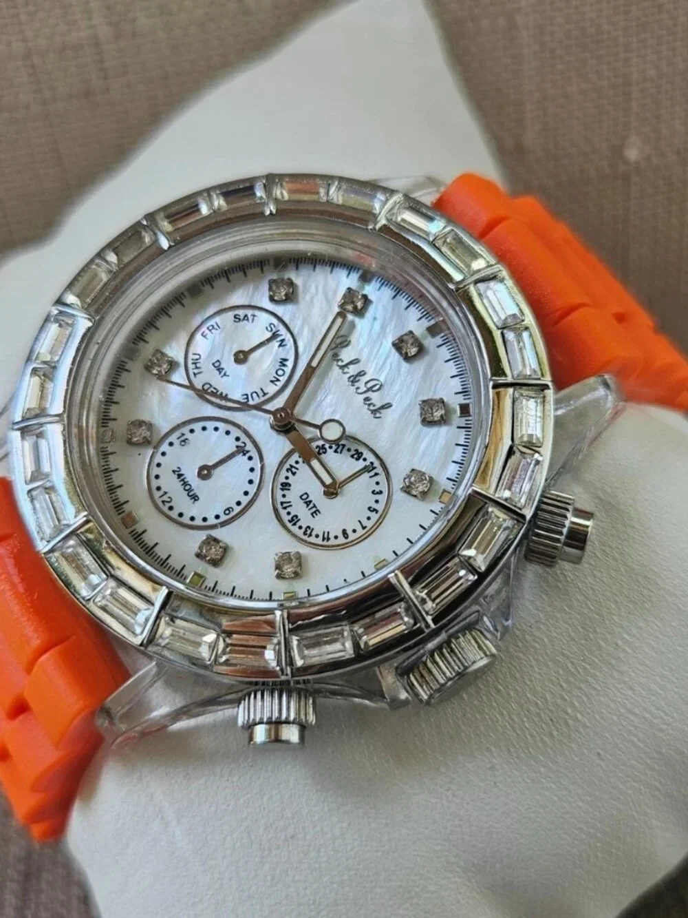 Peck & Peck Wristwatch Crystals Accent Bezel Analog Quartz Fashion Unisex Watch